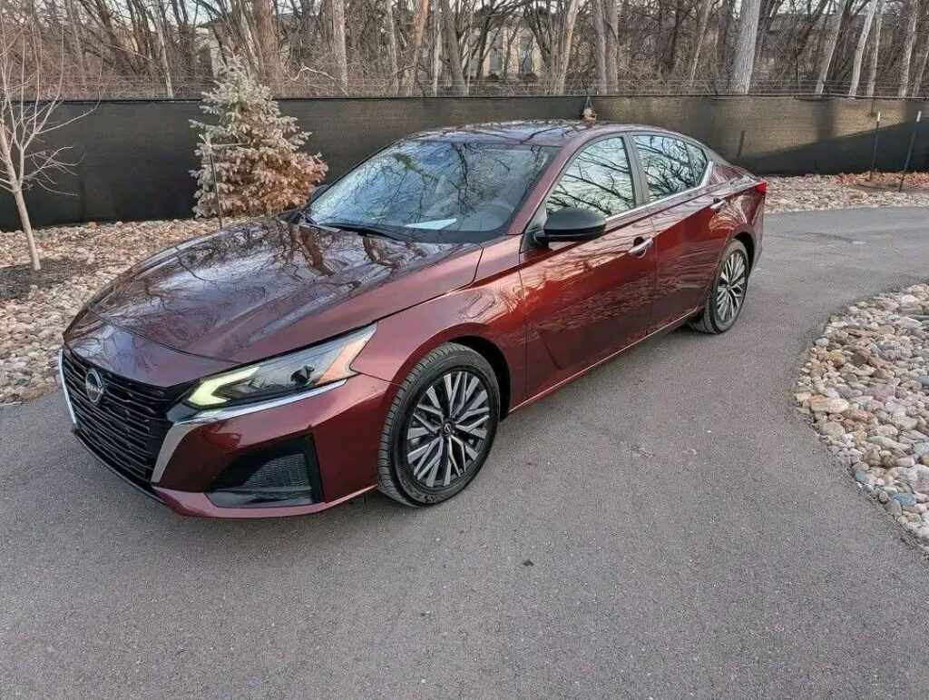 2024 Nissan Altima SV